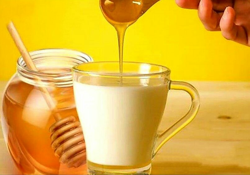 عسل را با شیر داغ نخورید! 